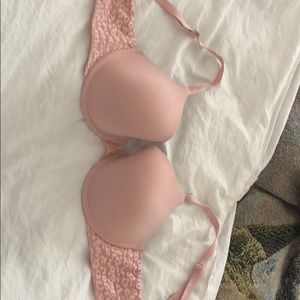 Victoria secret t-shirt lightly lined Demi bra